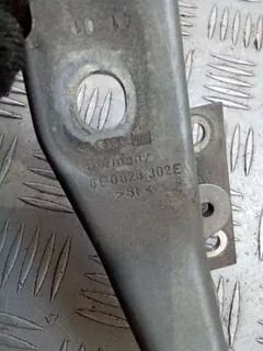 Петля капота правая Audi A4, 2003 г.
