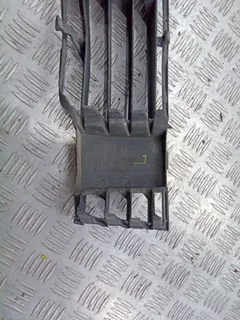Заглушка (решетка) в бампер передний Volkswagen Passat, 2002 г.