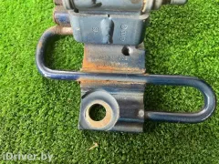Петля двери передней правой Volkswagen Passat, 1998 г.