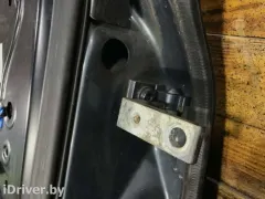 Петля двери передней левой Volkswagen Touareg, 2005 г.