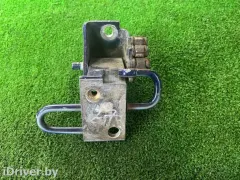 Петля двери передней правой Volkswagen Passat, 1998 г.