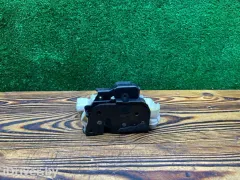 Замок двери передней левой Audi A6, 2005 г.