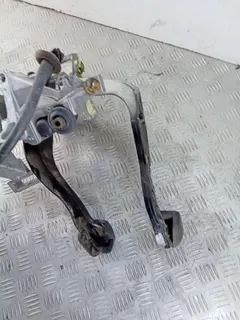 Узел педальный (блок педалей) Volkswagen Passat, 1999 г.