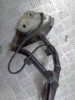 Петля капота правая Volkswagen Touareg, 2008 г.