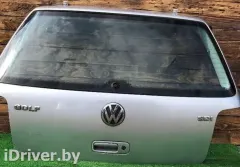 Петля крышки багажника Volkswagen Golf, 2001 г.