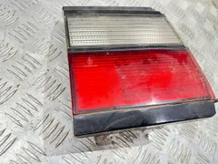 Фонарь крышки багажника левый Volkswagen Passat, 1990 г.