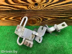 Петля двери передней правой Volkswagen Passat, 2007 г.