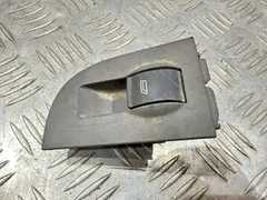 Кнопка стеклоподъемника переднего правого Audi A6, 2001 г.