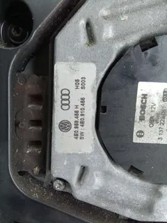 Передняя панель крепления облицовки (телевизор) Audi A8, 2007 г.