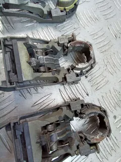 Скелет ручки наружной передней левой Volkswagen Passat, 2003 г.