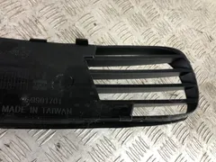 Заглушка (решетка) в бампер передний Volkswagen Passat, 2003 г.