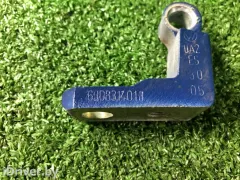 Петля двери передней левой Volkswagen Touran, 2005 г.