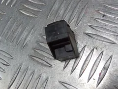 Кнопка стеклоподъемника Volkswagen Passat, 2001 г.