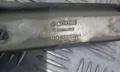 Петля капота левая Audi A6, 2002 г.