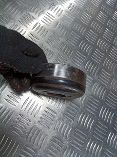 Шкив помпы Audi A6, 2001 г.