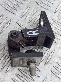 Петля двери Audi A5, 2008 г.