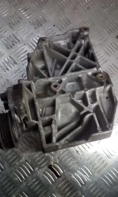Кронштейн компрессора кондиционера Volkswagen Passat, 2003 г.