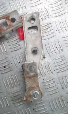 Петля капота Volkswagen Golf, 2000 г.