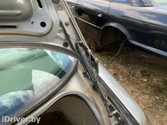Петля крышки багажника Audi 80, 1991 г.