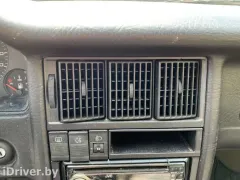 Дефлектор обдува салона Audi 80, 1991 г.