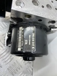 Блок ABS Volkswagen Touareg, 2011 г.