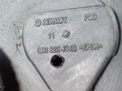 Отбойник капота (демпфер) Volkswagen Passat, 2001 г.