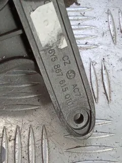 Крючок для одежды Audi A8, 2007 г.