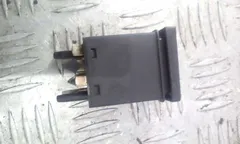 Кнопка подогрева заднего стекла Volkswagen Passat, 2004 г.