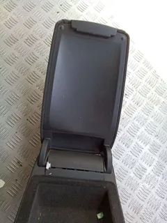Подлокотник Audi A6, 2006 г.