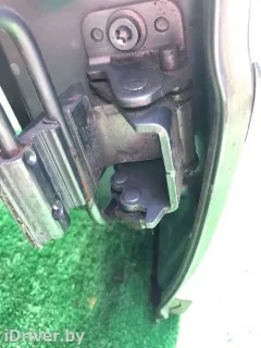 Петля двери задней левой Volkswagen Passat, 2003 г.