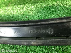 Молдинг двери передней левой Volkswagen Golf, 2005 г.