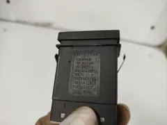 Кнопка подогрева заднего стекла Volkswagen Transporter, 1993 г.