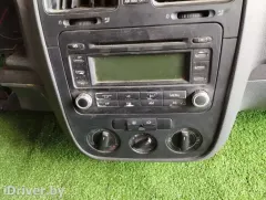 Рамка под магнитолу Volkswagen Golf, 2005 г.