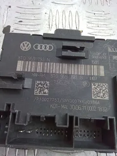 Блок управления двери передней левой Audi A4, 2010 г.