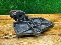 Кронштейн компрессора кондиционера Audi A4, 1999 г.