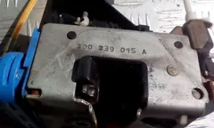 Замок двери задней левой Audi A6, 1996 г.