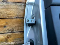 Петля двери задней правой Volkswagen Golf, 2004 г.