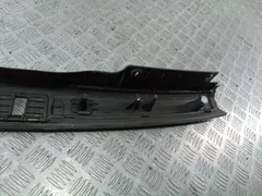 Накладка внутренняя на заднюю панель кузова Audi A4, 2004 г.