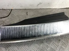 Накладка внутренняя на заднюю панель кузова Audi Q7, 2007 г.