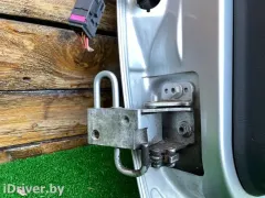 Петля двери задней правой Volkswagen Golf, 2004 г.