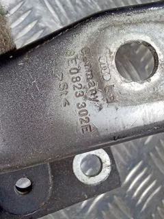 Петля капота правая Audi A4, 2003 г.
