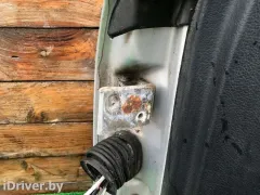 Петля двери передней правой Audi A4, 2000 г.