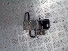 Петля двери передней правой Audi A4, 2002 г.