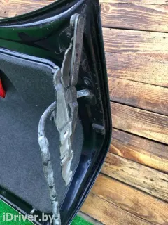 Петля крышки багажника Audi A6, 2001 г.