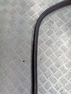 Уплотнитель двери задней правой Volkswagen Passat, 1999 г.