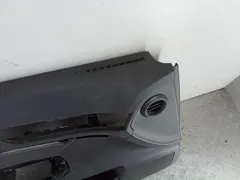 Обшивка двери передней левой (дверная карта) Audi A6, 2005 г.