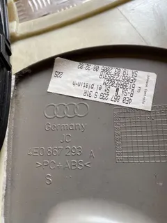 Обшивка стойки центральной левой Audi A8, 2005 г.