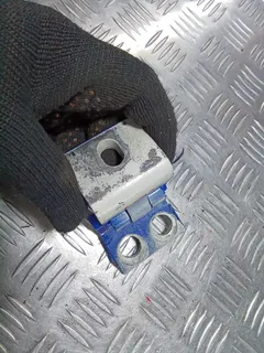 Петля двери передней левой Volkswagen Transporter, 2001 г.