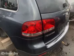 Фонарь крышки багажника левый Volkswagen Touareg, 2005 г.