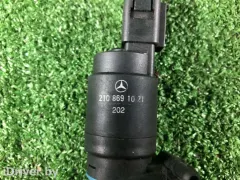 Насос (моторчик) омывателя стекла Mercedes-Benz E-Класс, 1999 г.